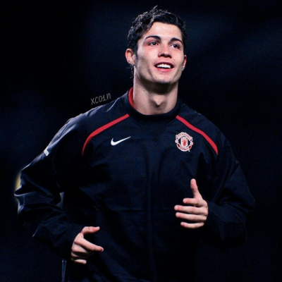 跟队记者：尤文仍在重点关注迈尼昂，球员的续约谈判陷入停滞（队记：尤文继续重点关注迈尼昂，其续约谈判已陷入僵局）