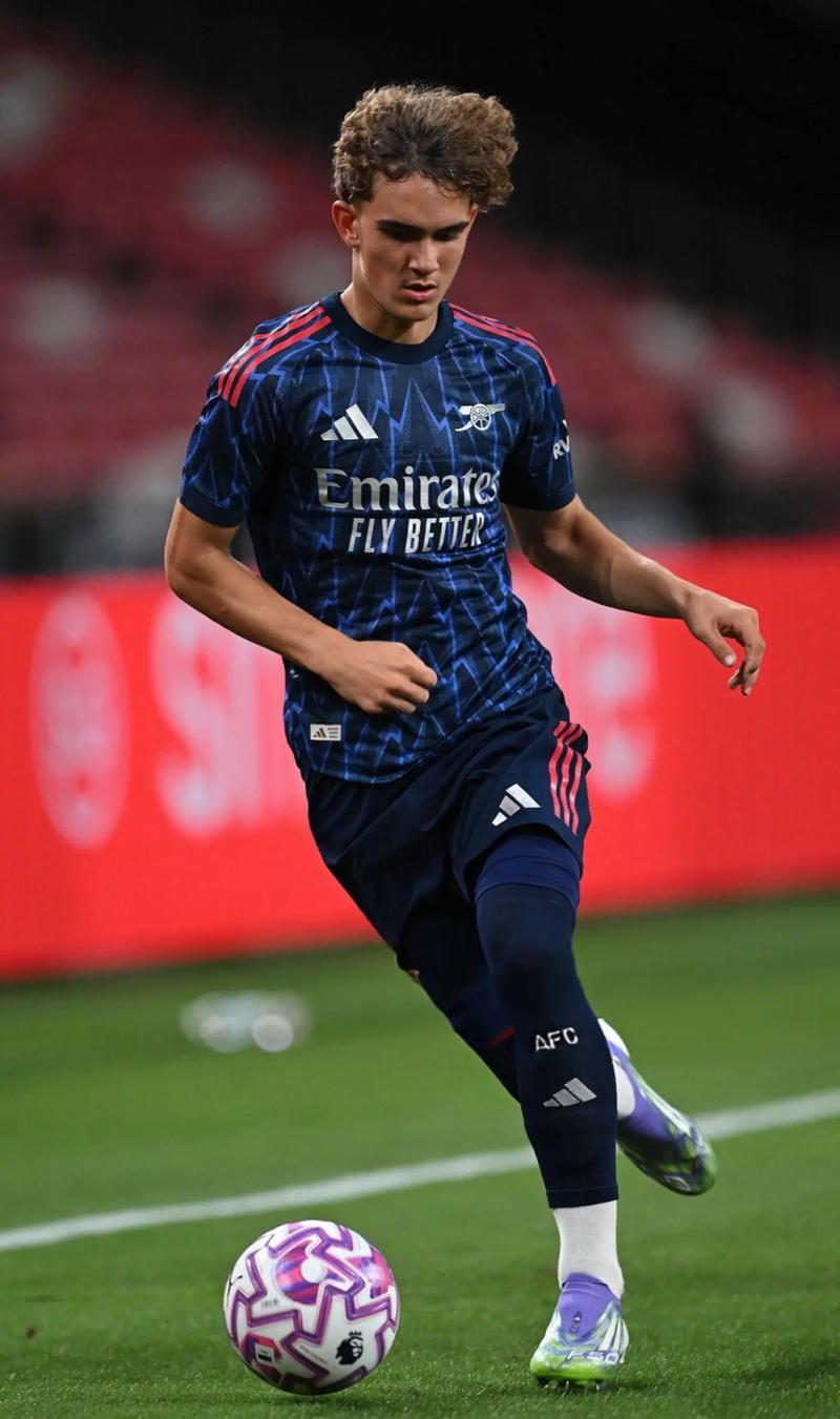 皇马客战奥林匹亚科斯：姆巴佩、维尼修斯首发，贝林厄姆替补（皇马客场对阵奥林匹亚科斯：姆巴佩与维尼修斯先发，贝林厄姆替补）